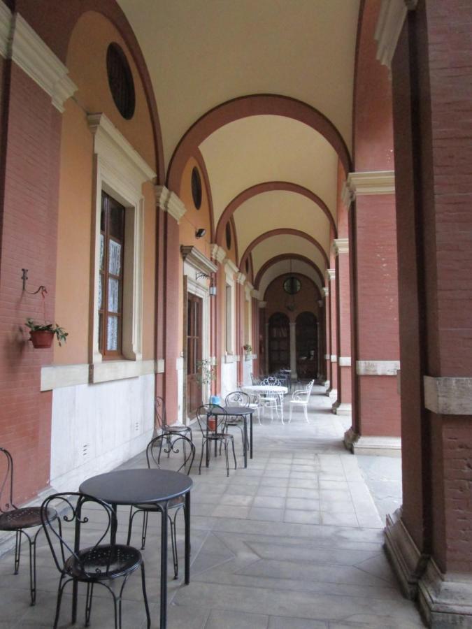 Casa S. Giuseppe Di Cluny Couette-café