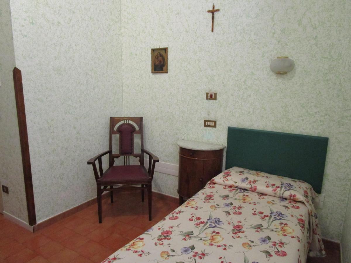 Couette-café Casa S. Giuseppe Di Cluny *