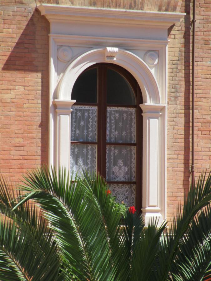 Casa S. Giuseppe Di Cluny Couette-café